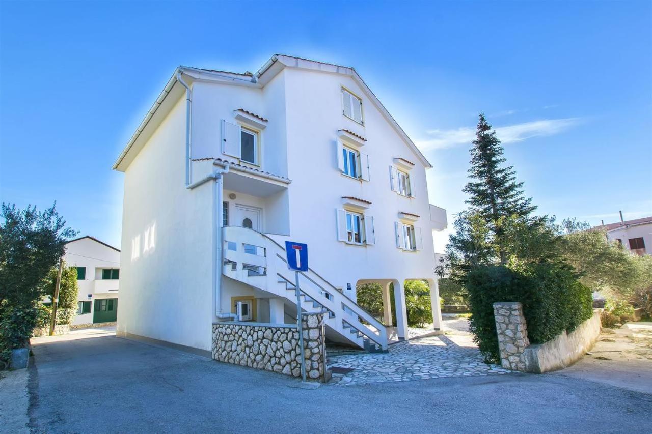 Apartments Loina Novalja Εξωτερικό φωτογραφία