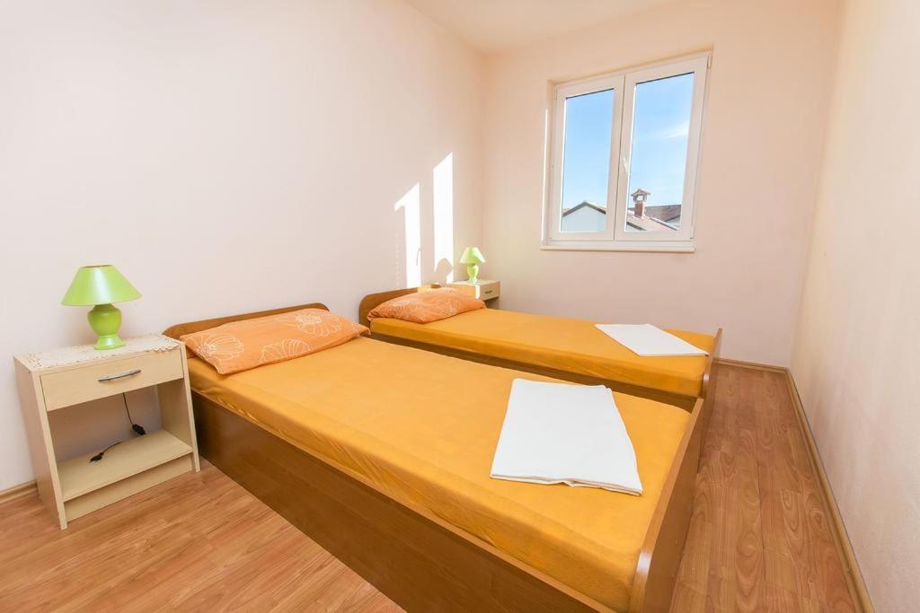 Apartments Loina Novalja Εξωτερικό φωτογραφία