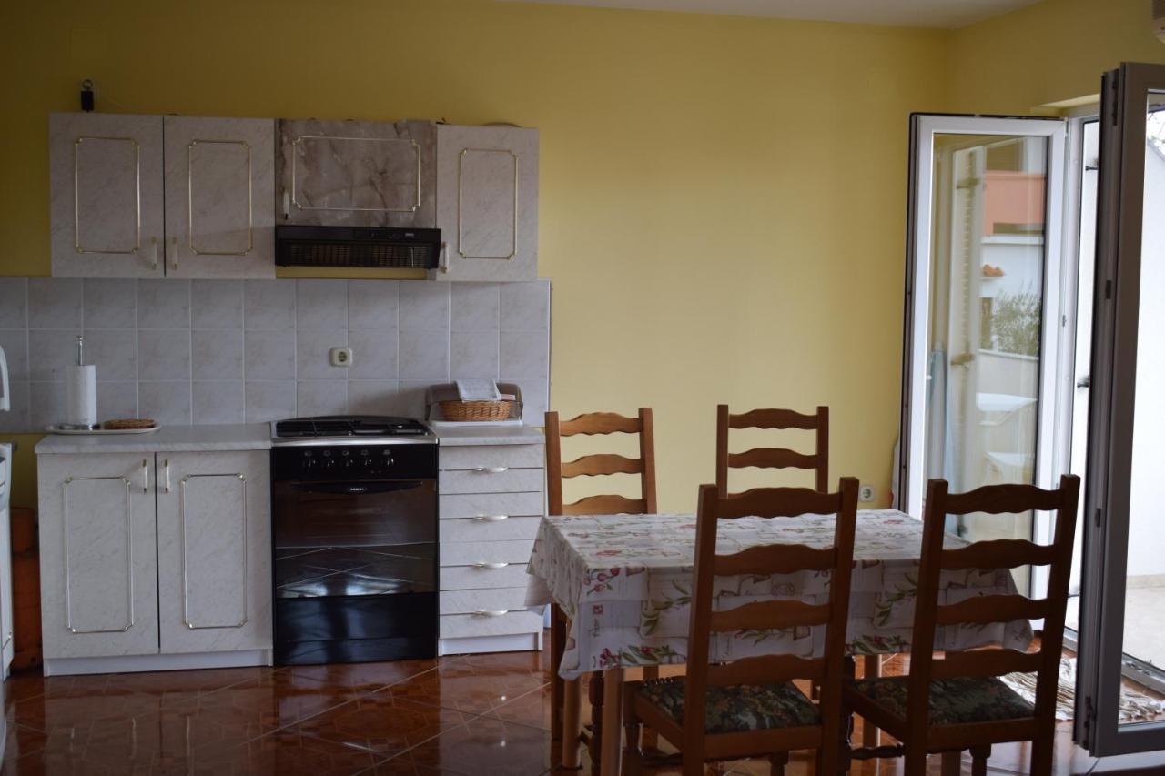 Apartments Loina Novalja Εξωτερικό φωτογραφία