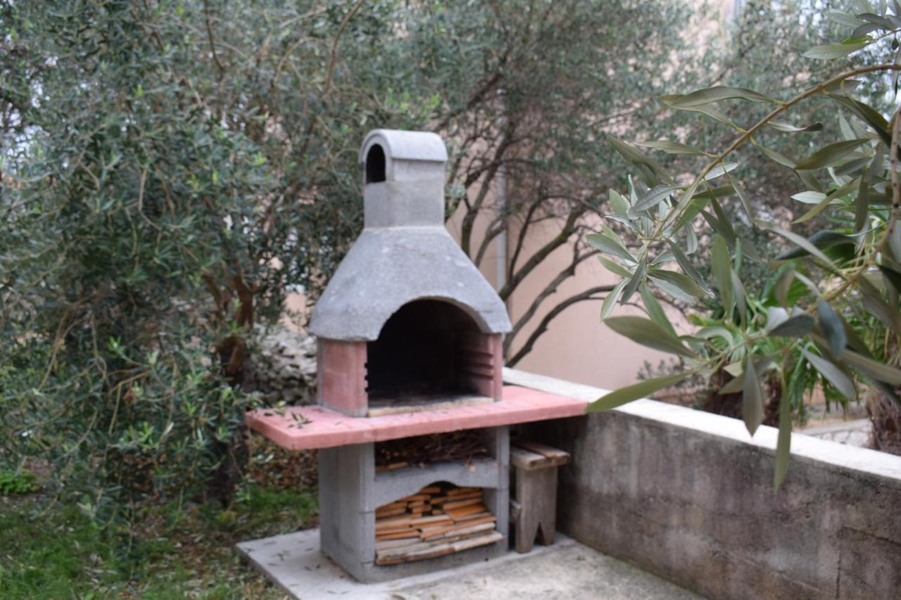 Apartments Loina Novalja Εξωτερικό φωτογραφία