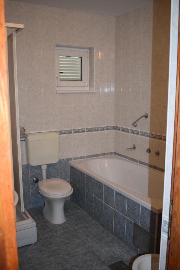 Apartments Loina Novalja Εξωτερικό φωτογραφία
