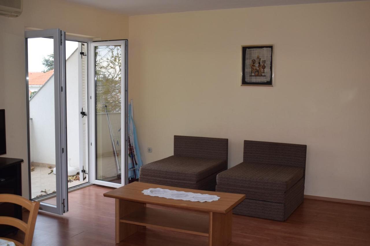 Apartments Loina Novalja Εξωτερικό φωτογραφία
