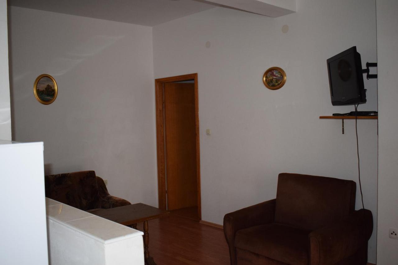 Apartments Loina Novalja Εξωτερικό φωτογραφία