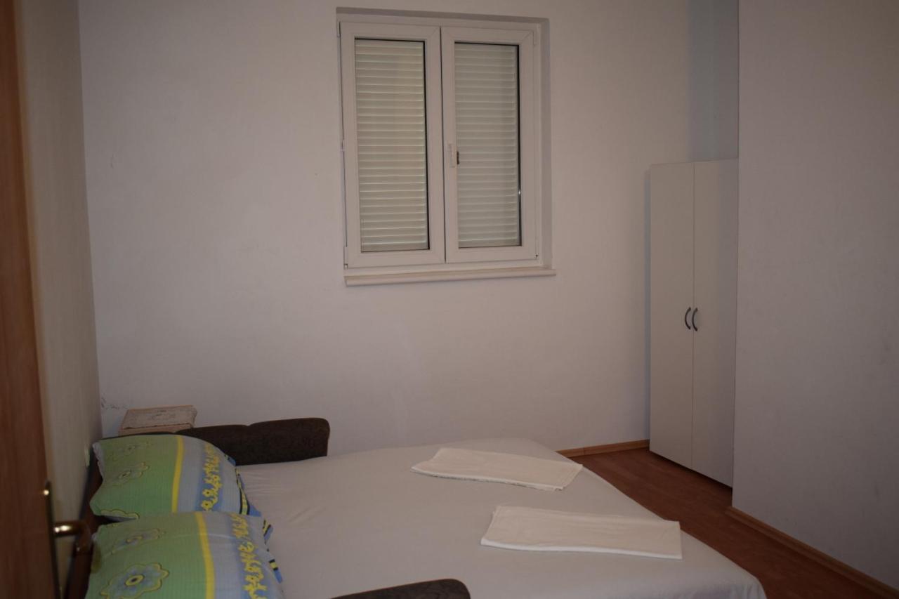 Apartments Loina Novalja Εξωτερικό φωτογραφία