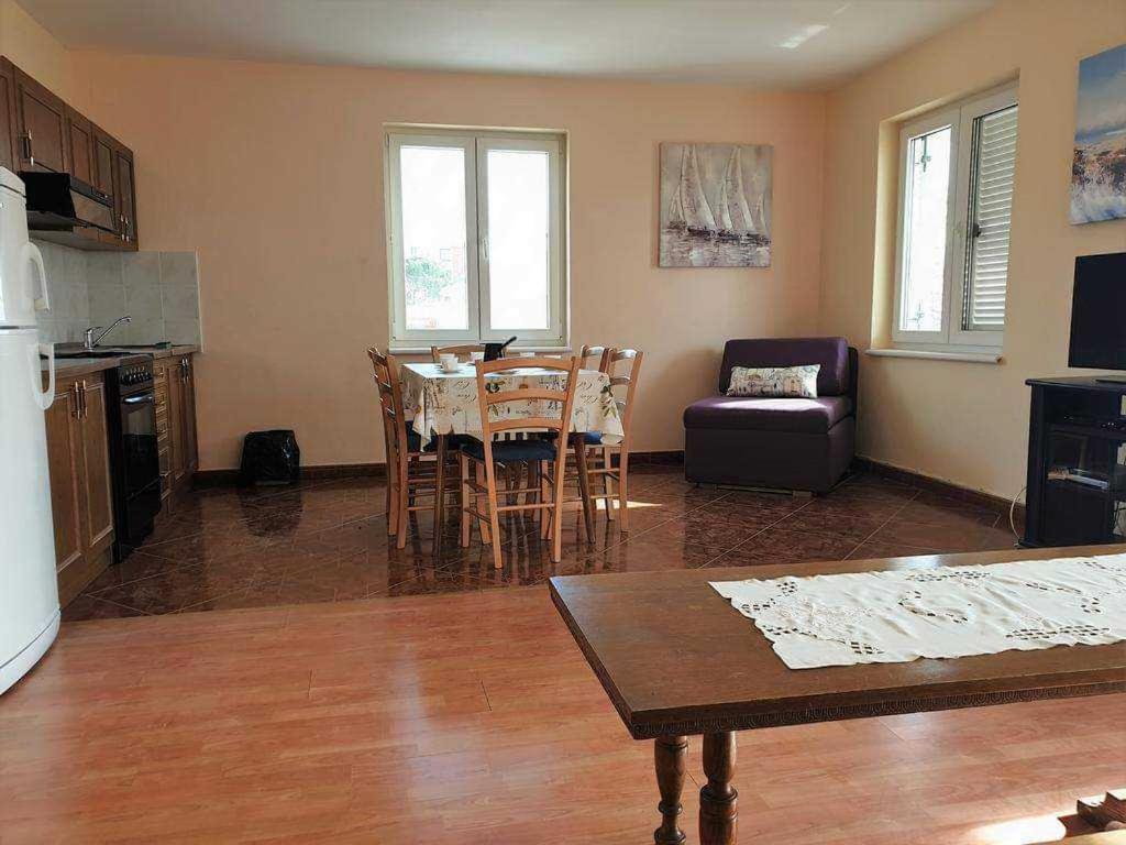 Apartments Loina Novalja Εξωτερικό φωτογραφία